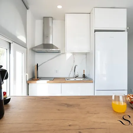 Alamos Beachfront Bliss Sea View Retreat * トレモリノス