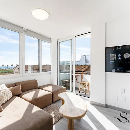 Alamos Beachfront Bliss Sea View Retreat トレモリノス