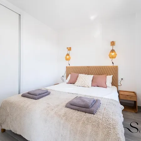Alamos Beachfront Bliss Sea View Retreat アパート